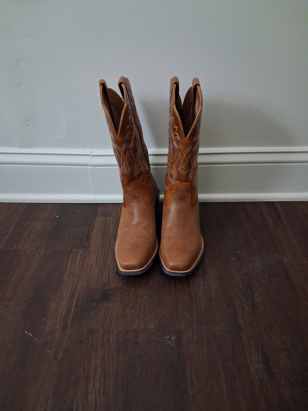 Ariat Brown Cowboy Boots - Picture 4 of 9